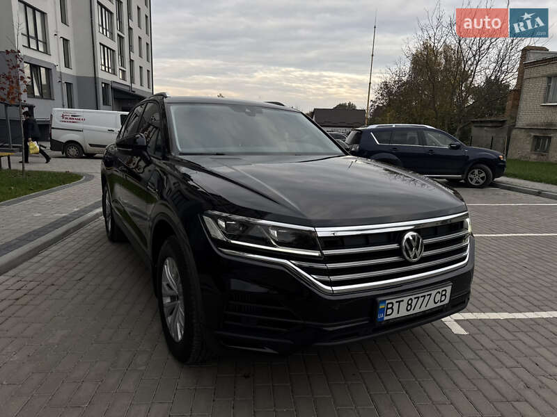 Внедорожник / Кроссовер Volkswagen Touareg 2019 в Дубно
