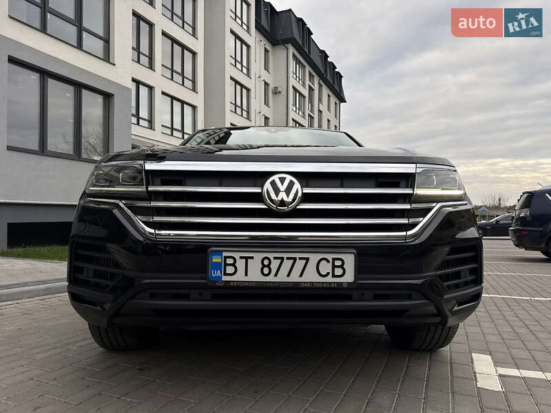 Внедорожник / Кроссовер Volkswagen Touareg 2019 в Дубно