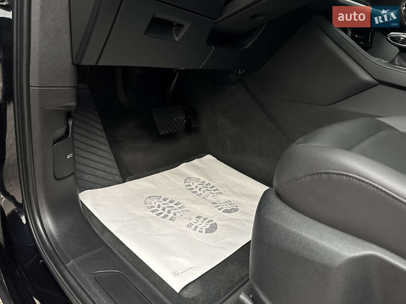 Внедорожник / Кроссовер Volkswagen Touareg 2019 в Дубно