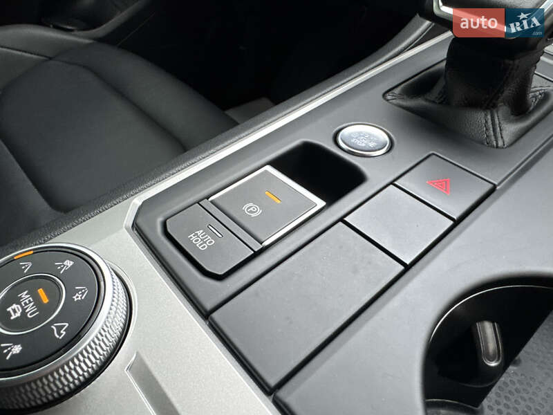 Внедорожник / Кроссовер Volkswagen Touareg 2019 в Дубно