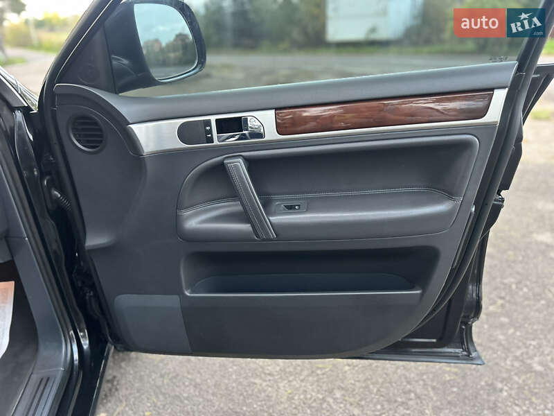 Позашляховик / Кросовер Volkswagen Touareg 2007 в Вінниці