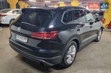 Внедорожник / Кроссовер Volkswagen Touareg 2019 в 