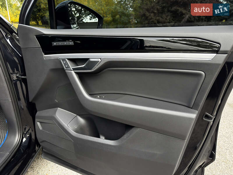 Внедорожник / Кроссовер Volkswagen Touareg 2021 в Днепре