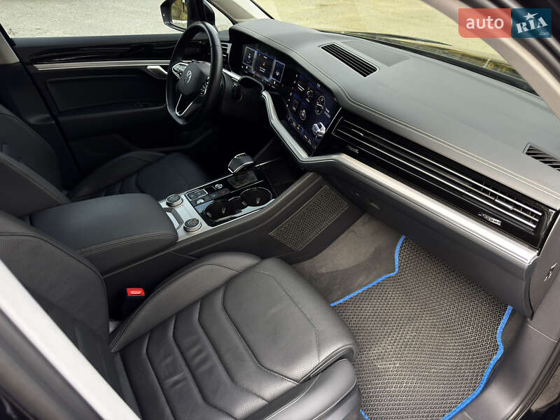 Внедорожник / Кроссовер Volkswagen Touareg 2021 в Днепре