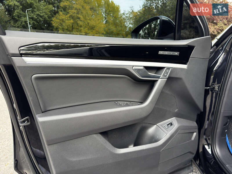 Внедорожник / Кроссовер Volkswagen Touareg 2021 в Днепре