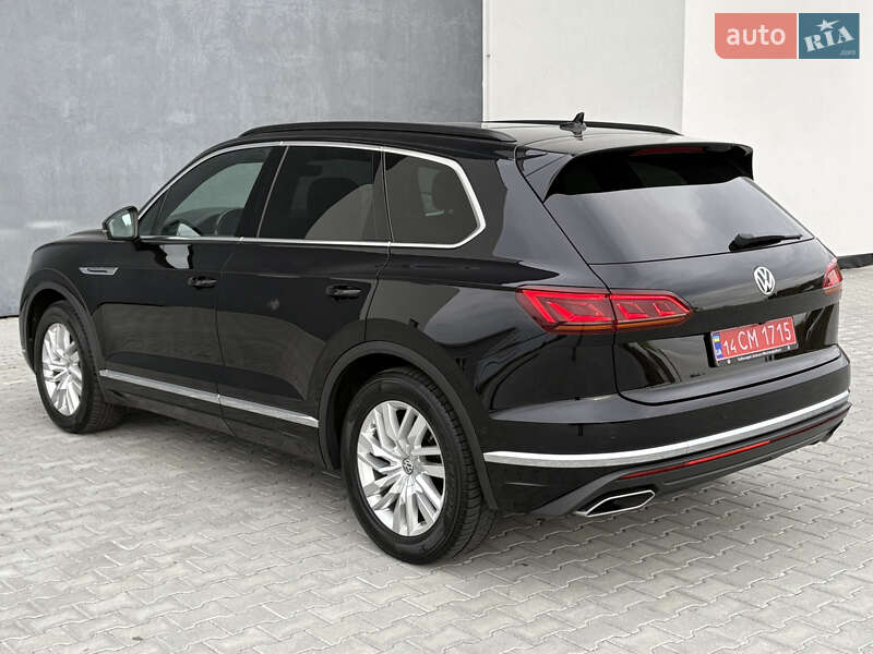 Внедорожник / Кроссовер Volkswagen Touareg 2019 в Львове