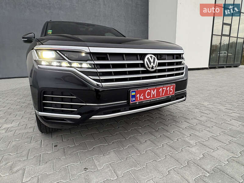 Внедорожник / Кроссовер Volkswagen Touareg 2019 в Львове