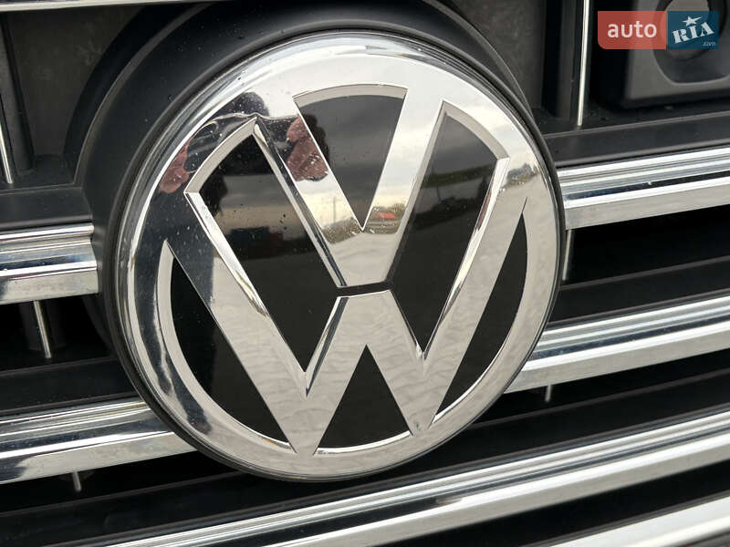 Внедорожник / Кроссовер Volkswagen Touareg 2019 в Львове
