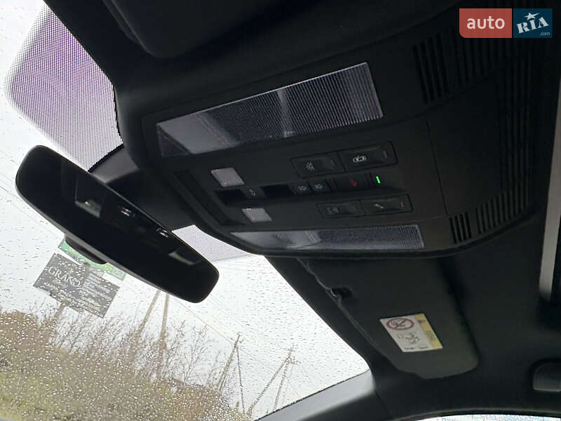 Внедорожник / Кроссовер Volkswagen Touareg 2019 в Львове