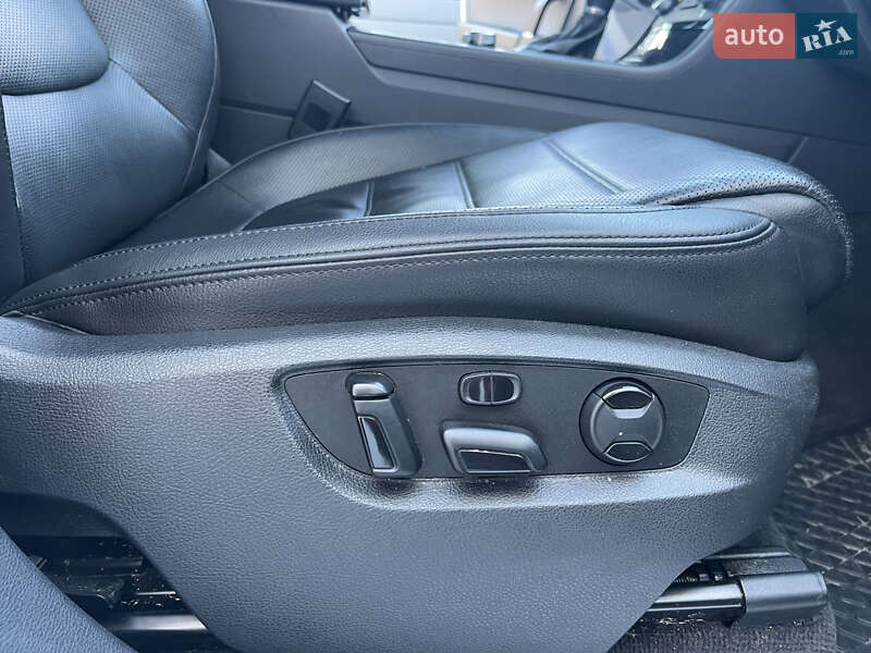 Внедорожник / Кроссовер Volkswagen Touareg 2018 в Киеве фото 19 Внедорожник / Кроссовер Volkswagen Touareg 2018 в Киеве