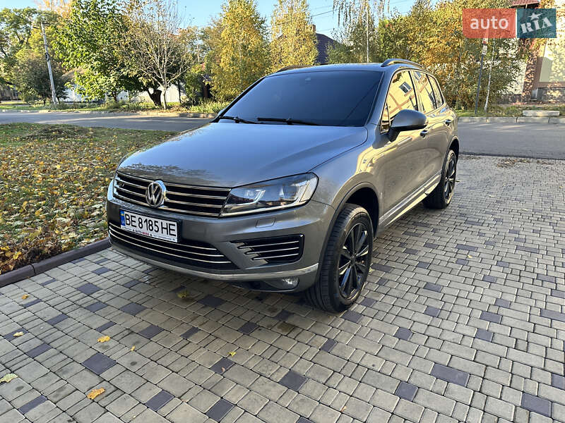 Позашляховик / Кросовер Volkswagen Touareg 2015 в Миколаєві