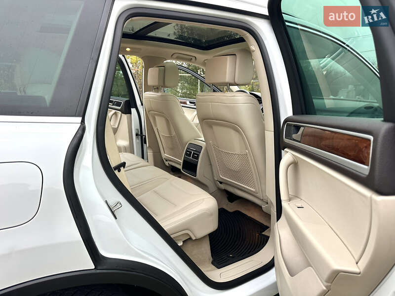 Внедорожник / Кроссовер Volkswagen Touareg 2014 в Киеве фото 27 Внедорожник / Кроссовер Volkswagen Touareg 2014 в Киеве