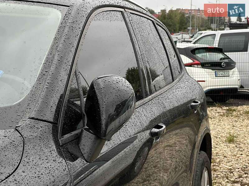 Внедорожник / Кроссовер Volkswagen Touareg 2017 в Тернополе