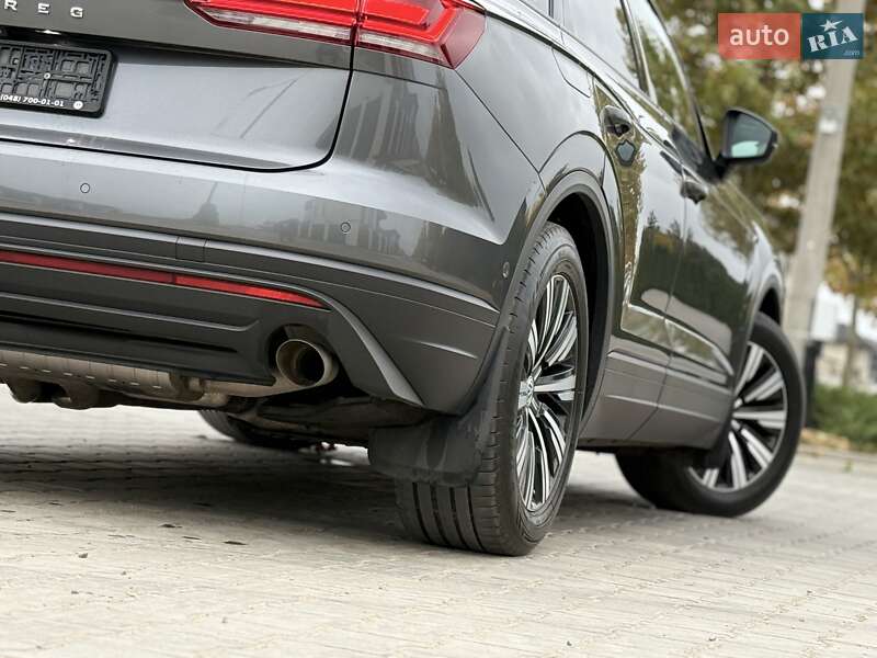 Позашляховик / Кросовер Volkswagen Touareg 2018 в Одесі