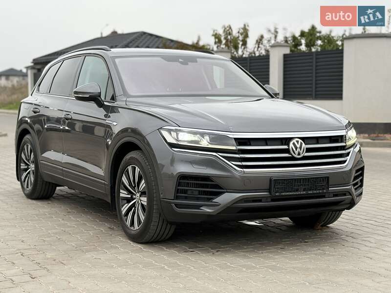 Позашляховик / Кросовер Volkswagen Touareg 2018 в Одесі