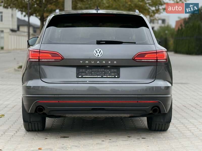 Позашляховик / Кросовер Volkswagen Touareg 2018 в Одесі