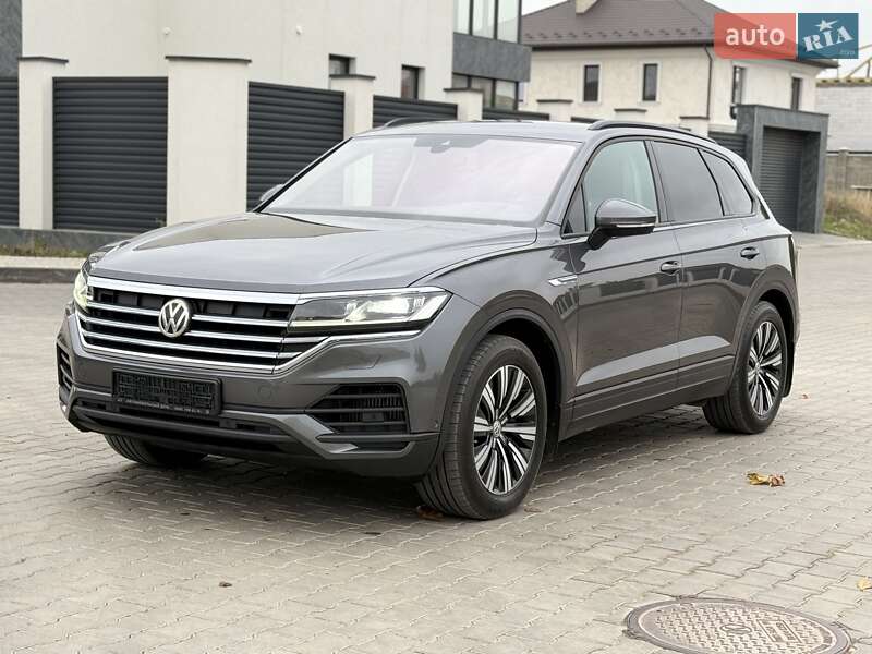 Позашляховик / Кросовер Volkswagen Touareg 2018 в Одесі
