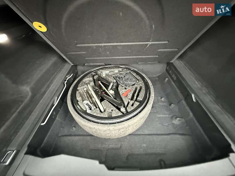 Позашляховик / Кросовер Volkswagen Touareg 2018 в Одесі