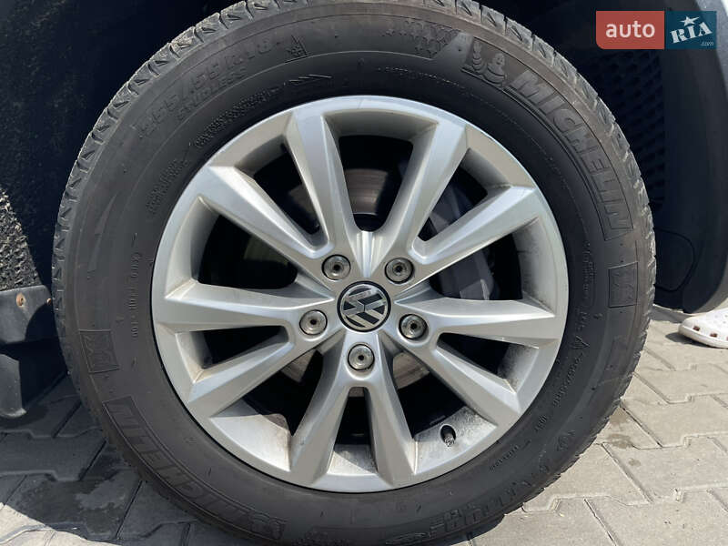 Внедорожник / Кроссовер Volkswagen Touareg 2011 в Киеве фото 7 Внедорожник / Кроссовер Volkswagen Touareg 2011 в Киеве