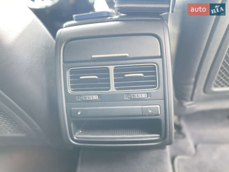 Внедорожник / Кроссовер Volkswagen Touareg 2011 в Киеве фото 17 Внедорожник / Кроссовер Volkswagen Touareg 2011 в Киеве