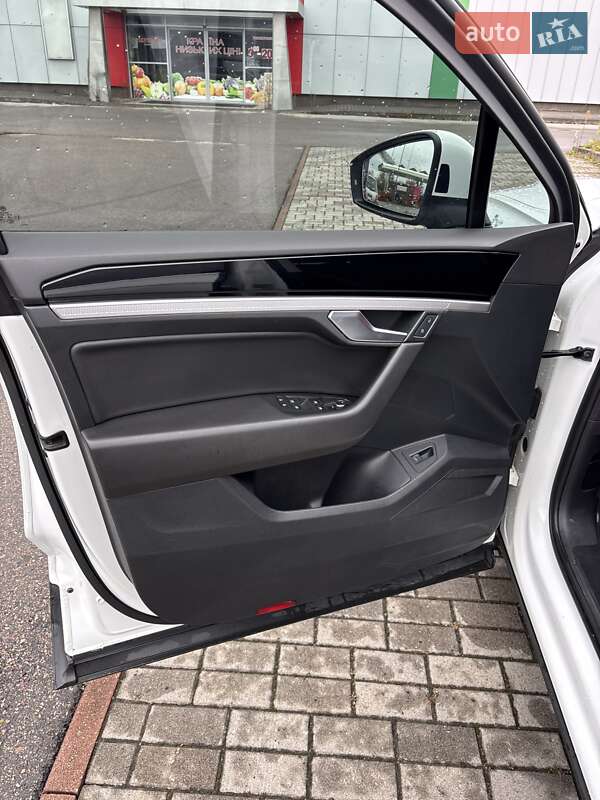 Позашляховик / Кросовер Volkswagen Touareg 2018 в Тячеві фото 17 Позашляховик / Кросовер Volkswagen Touareg 2018 в Тячеві