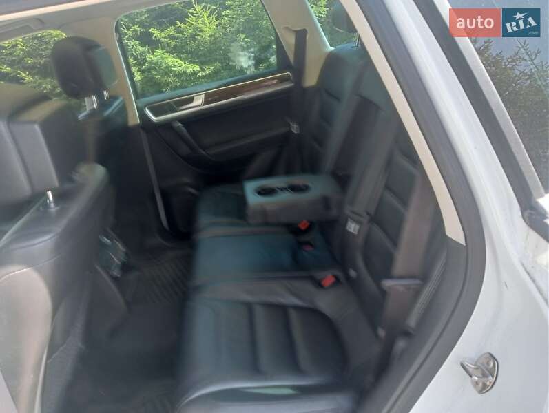 Позашляховик / Кросовер Volkswagen Touareg 2014 в Шепетівці