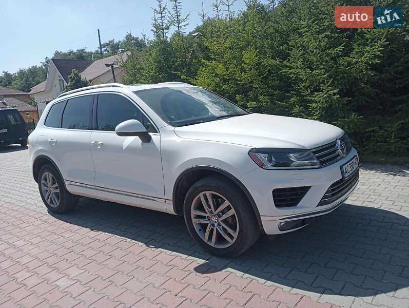 Позашляховик / Кросовер Volkswagen Touareg 2014 в Шепетівці