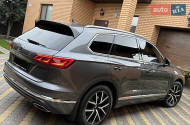 Внедорожник / Кроссовер Volkswagen Touareg 2020 в 