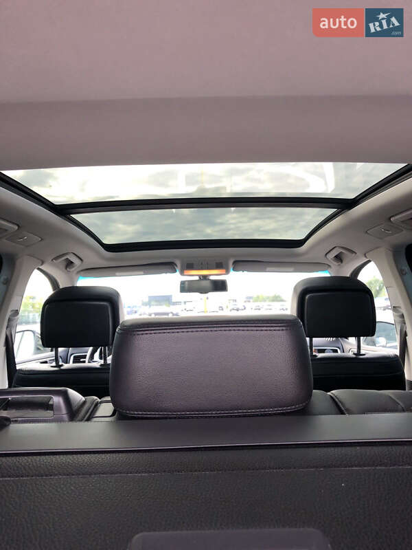 Внедорожник / Кроссовер Volkswagen Touareg 2011 в Львове