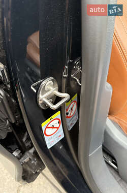 Внедорожник / Кроссовер Volkswagen Touareg 2013 в 