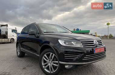 Внедорожник / Кроссовер Volkswagen Touareg 2016 в Днепре