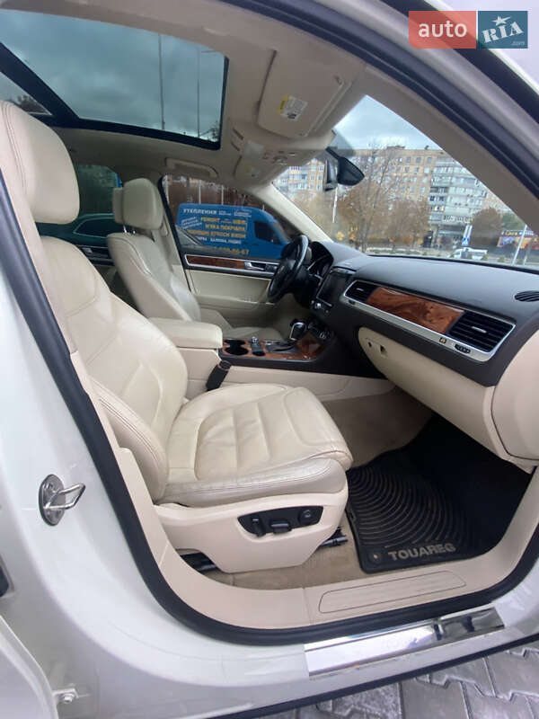 Позашляховик / Кросовер Volkswagen Touareg 2012 в Кривому Розі
