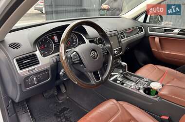 Позашляховик / Кросовер Volkswagen Touareg 2015 в 