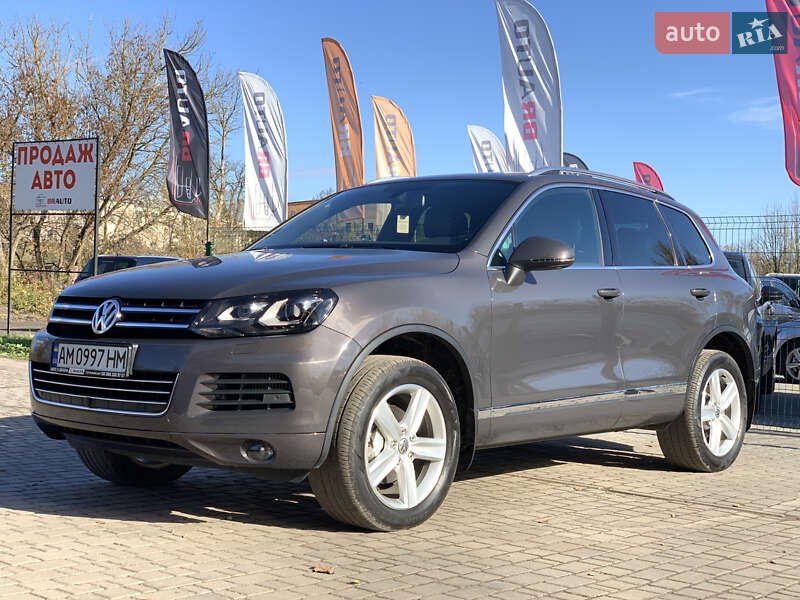 Внедорожник / Кроссовер Volkswagen Touareg 2011 в Бердичеве