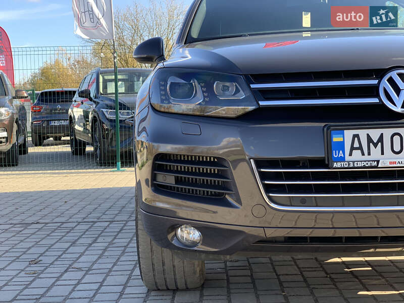 Внедорожник / Кроссовер Volkswagen Touareg 2011 в Бердичеве