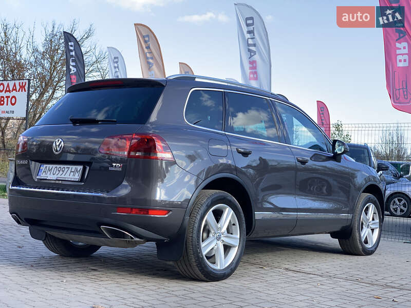Внедорожник / Кроссовер Volkswagen Touareg 2011 в Бердичеве