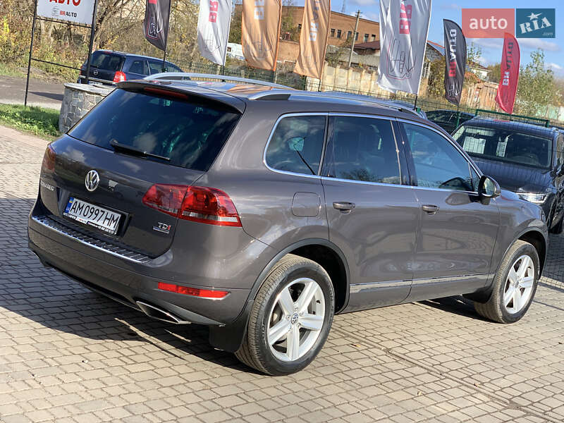 Внедорожник / Кроссовер Volkswagen Touareg 2011 в Бердичеве