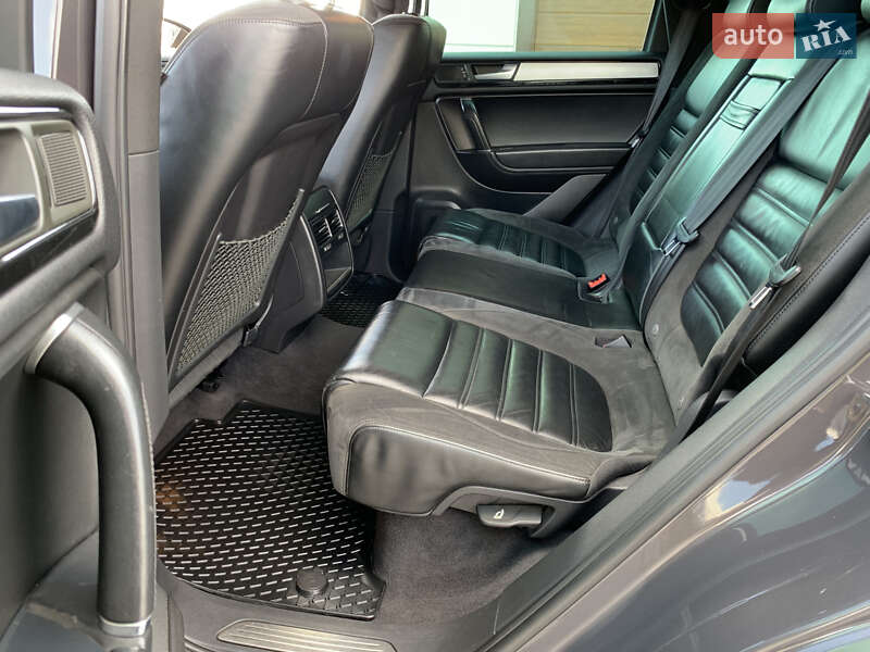 Внедорожник / Кроссовер Volkswagen Touareg 2011 в Бердичеве