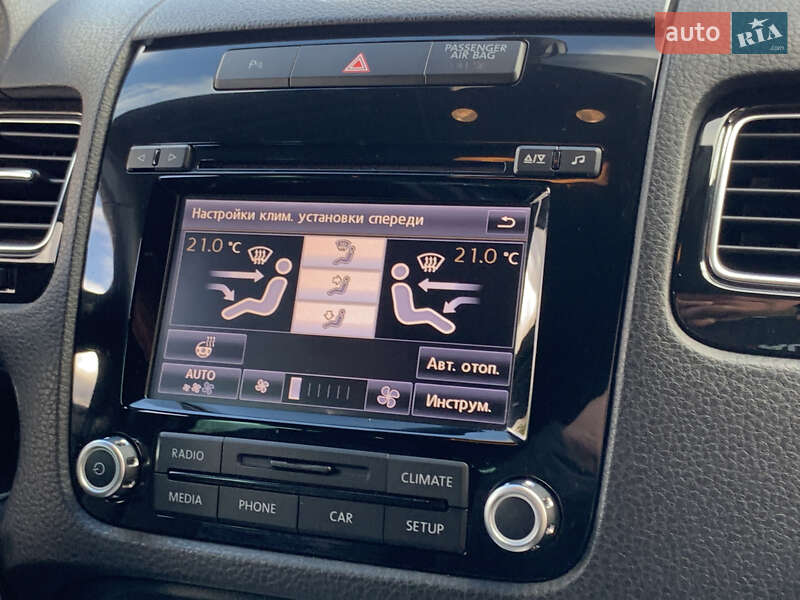 Внедорожник / Кроссовер Volkswagen Touareg 2011 в Бердичеве