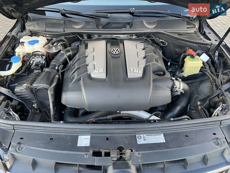 Внедорожник / Кроссовер Volkswagen Touareg 2011 в Бердичеве