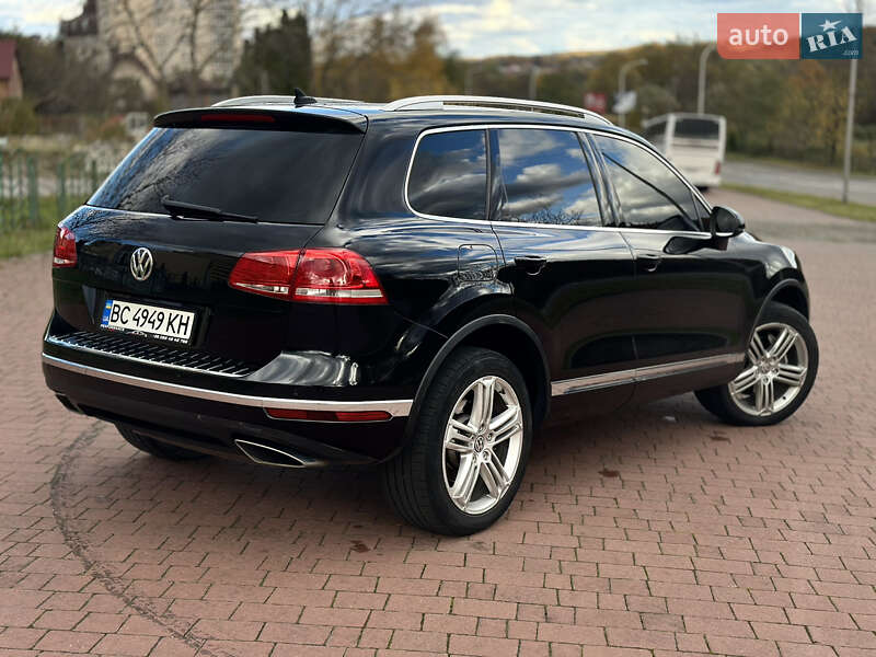 Внедорожник / Кроссовер Volkswagen Touareg 2016 в Львове
