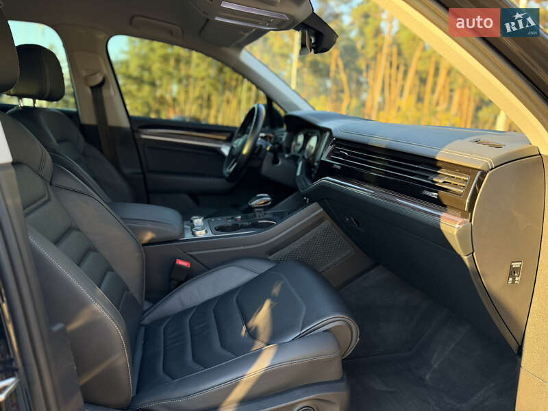 Позашляховик / Кросовер Volkswagen Touareg 2021 в Києві фото 24 Позашляховик / Кросовер Volkswagen Touareg 2021 в Києві