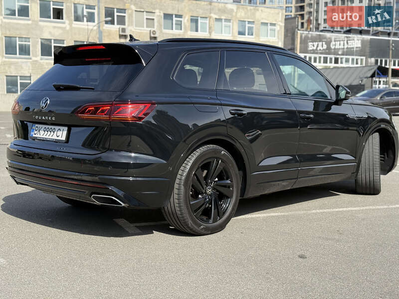 Позашляховик / Кросовер Volkswagen Touareg 2023 в Києві