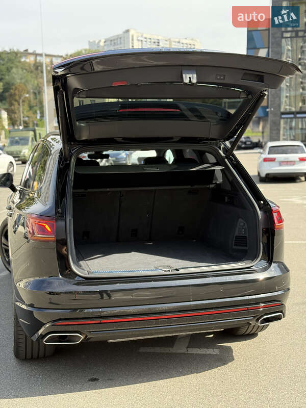 Позашляховик / Кросовер Volkswagen Touareg 2023 в Києві