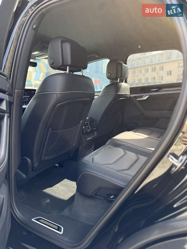 Позашляховик / Кросовер Volkswagen Touareg 2023 в Києві