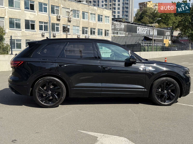 Позашляховик / Кросовер Volkswagen Touareg 2023 в Києві