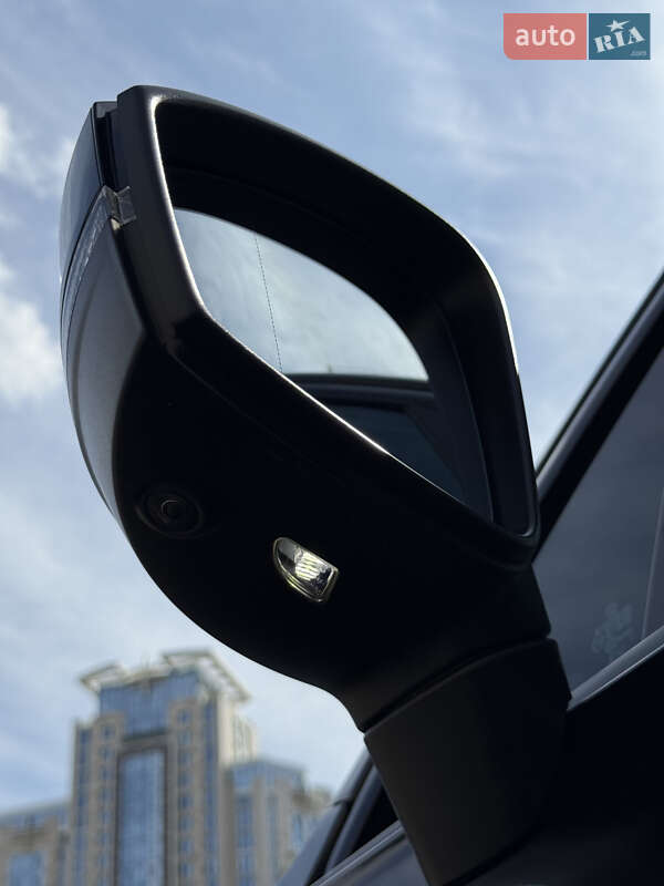 Позашляховик / Кросовер Volkswagen Touareg 2023 в Києві