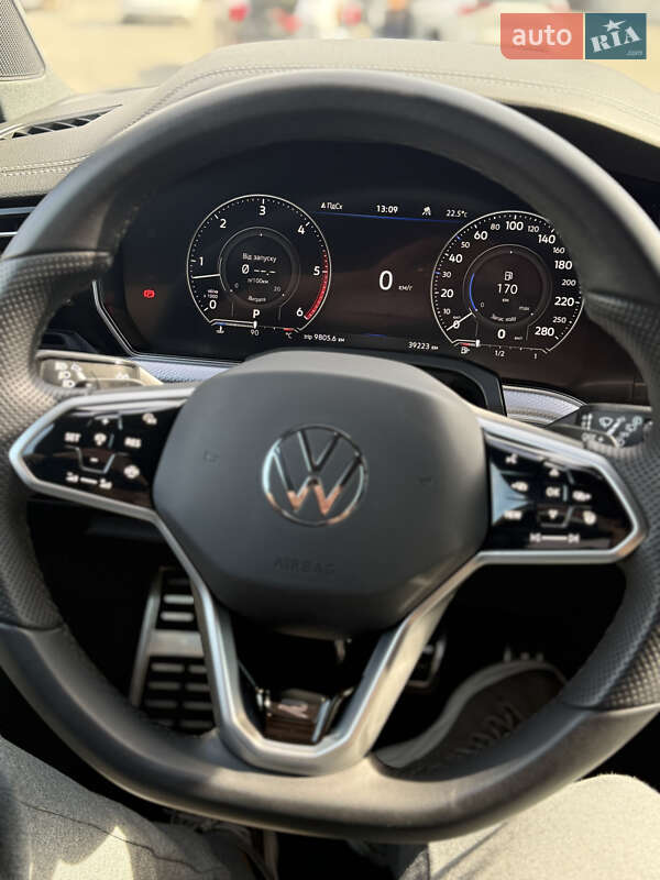 Позашляховик / Кросовер Volkswagen Touareg 2023 в Києві