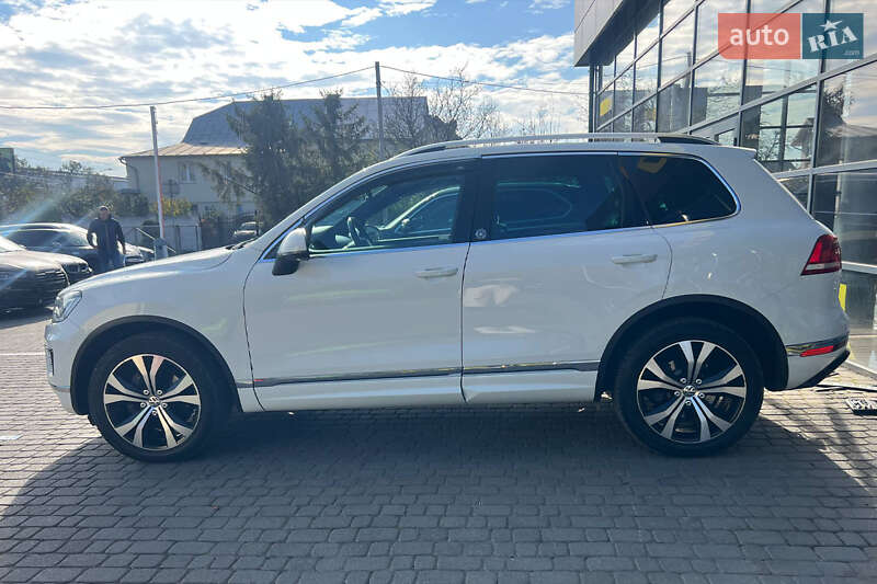 Позашляховик / Кросовер Volkswagen Touareg 2016 в Івано-Франківську