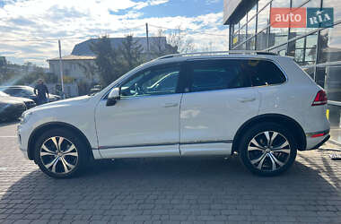 Позашляховик / Кросовер Volkswagen Touareg 2016 в 